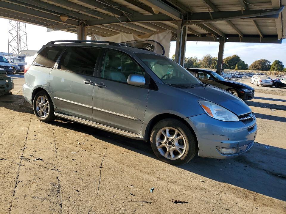 2004 Toyota Sienna xle Limited 7-passenger