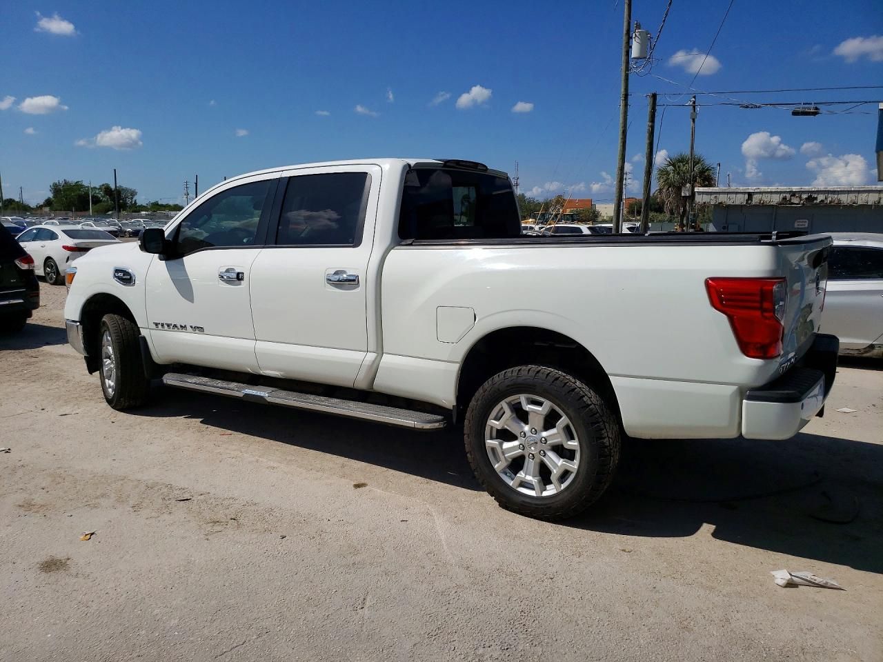 2017 Nissan Titan xd sl