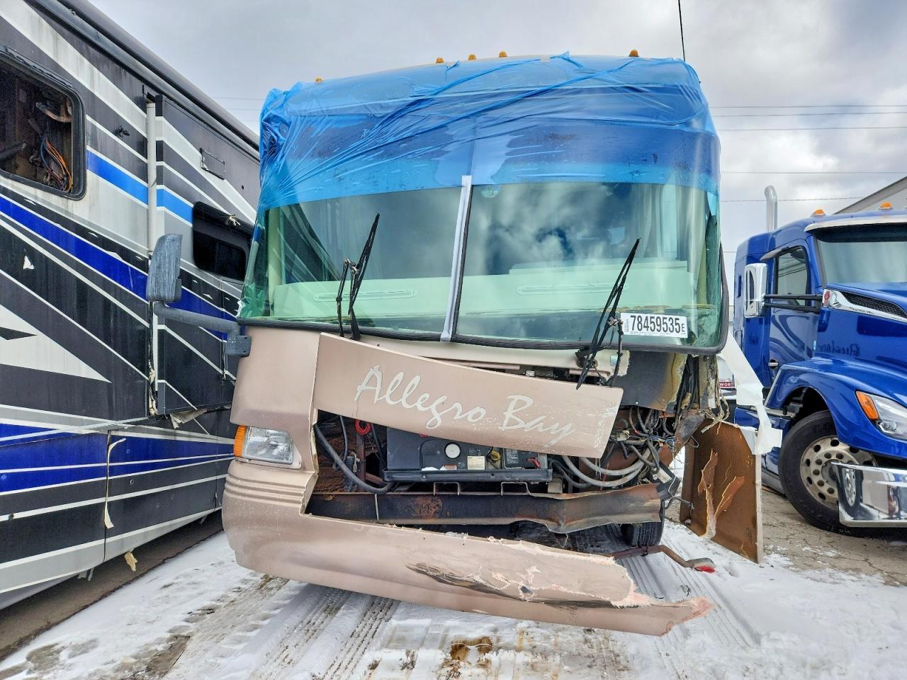 2000 Freigliner 1999 Freightliner Chassis XC RV