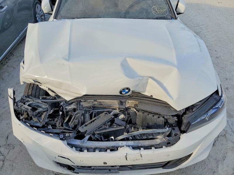 2025 BMW 330i