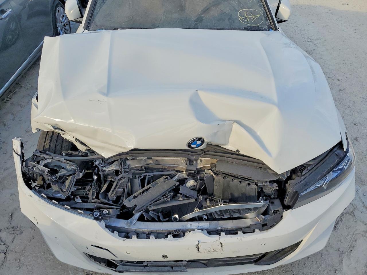 2025 BMW 330i
