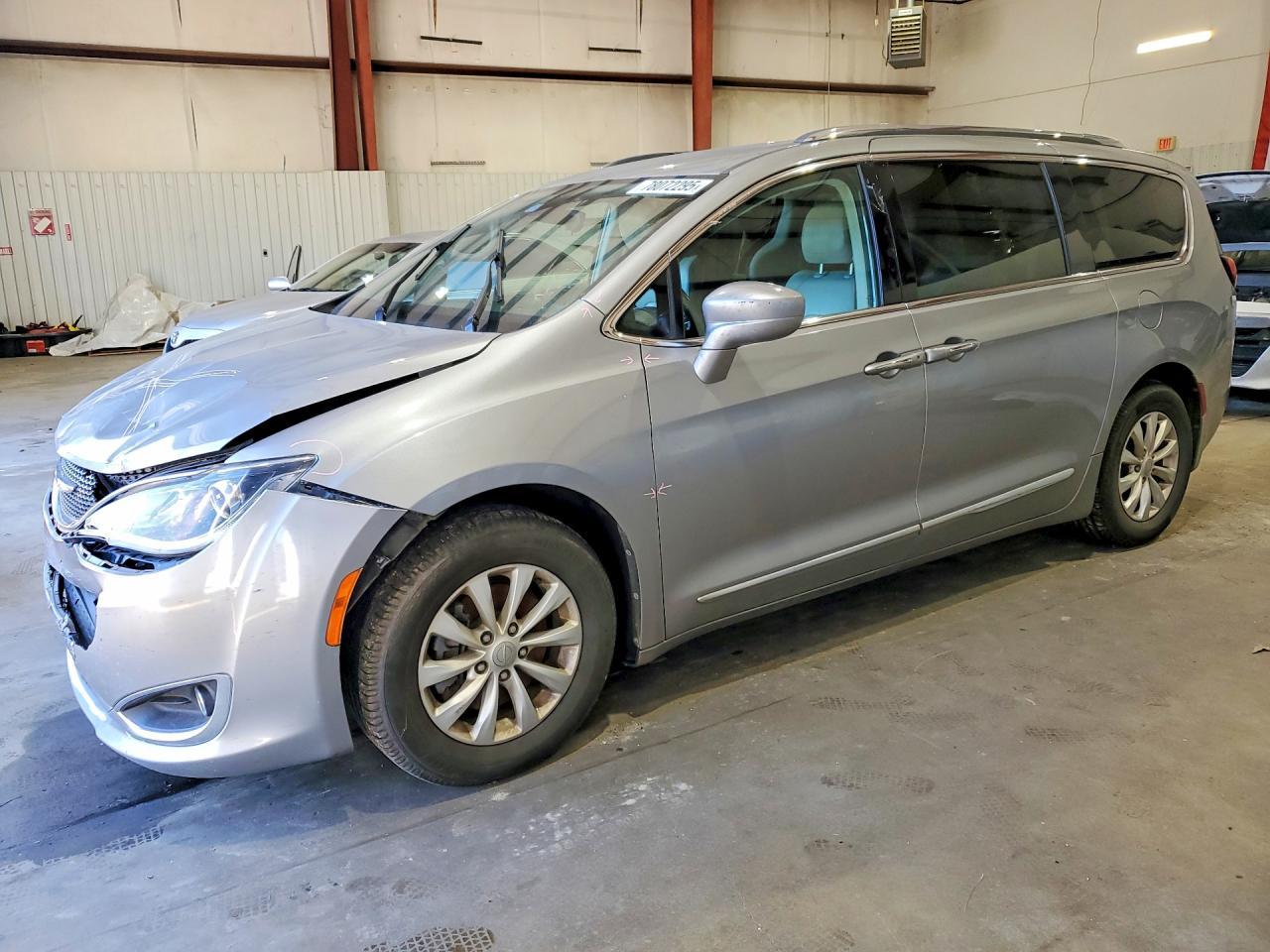 2018 Chrysler Pacifica Touring l