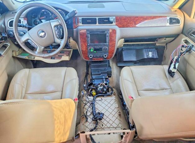 2010 Chevrolet Suburban K1500 ltz