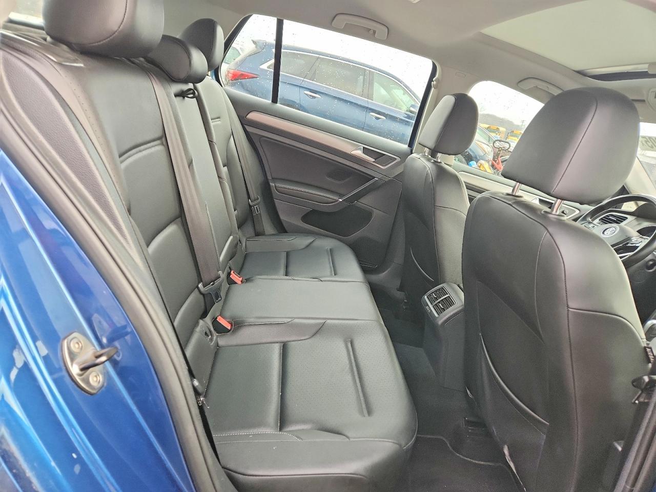 2017 Volkswagen Golf s