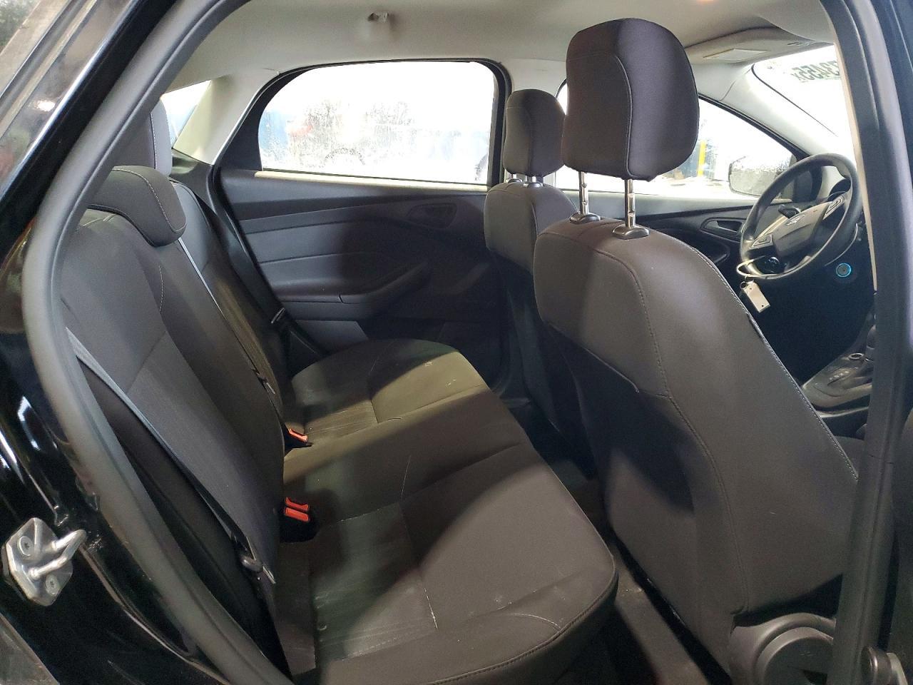 2016 Ford Focus s
