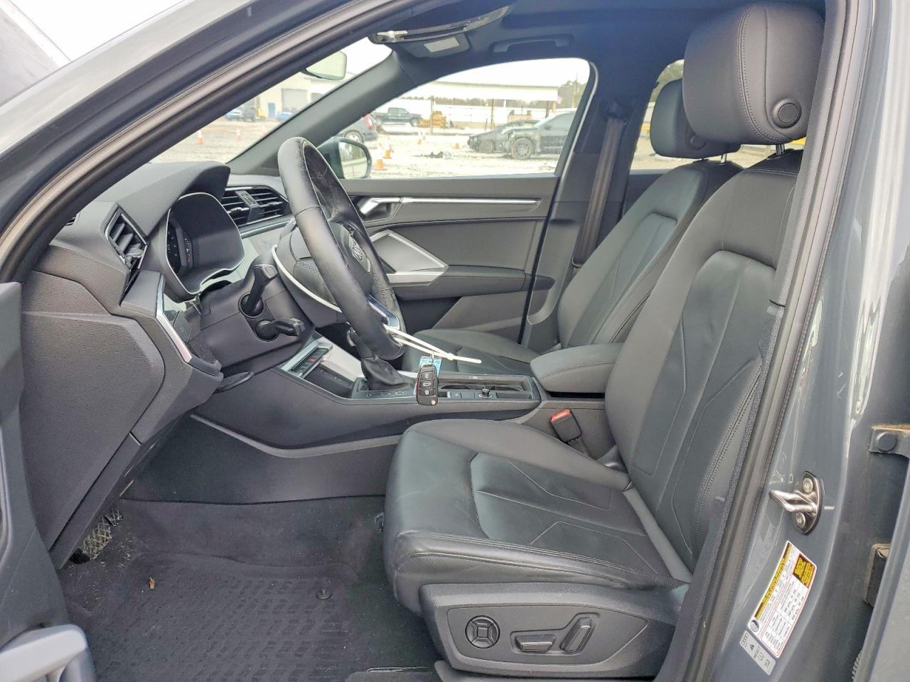 2022 Audi Q3 Premium 40