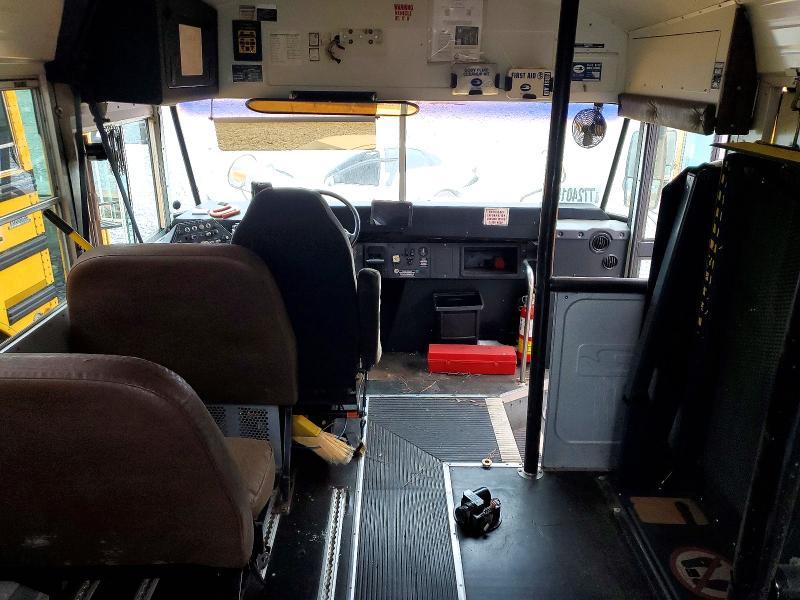 2000 International 3000 3800-school bus
