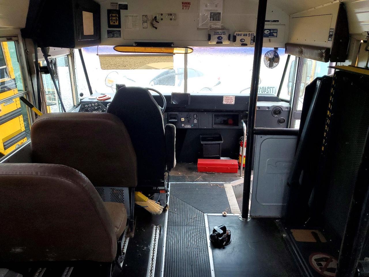 2000 International 3000 3800-School Bus