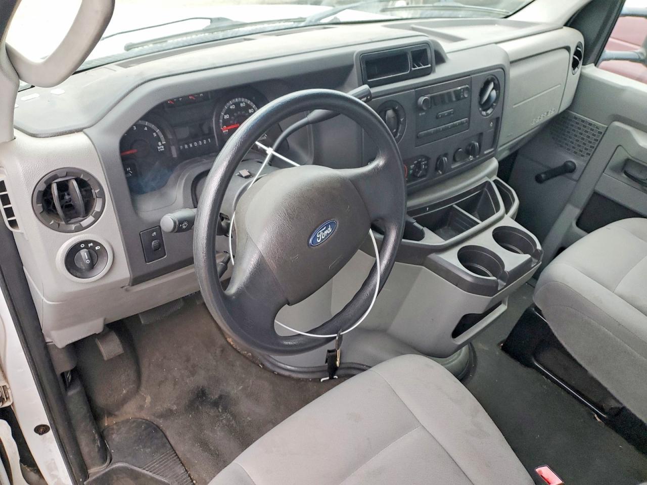 2014 Ford E450 BOX Truck