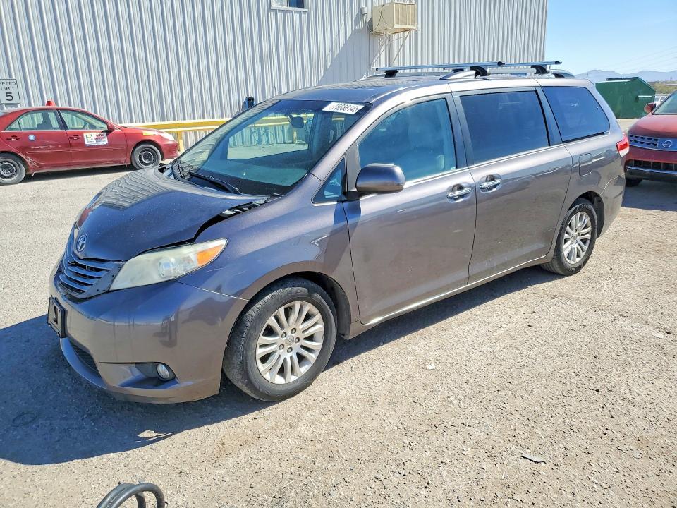 2013 Toyota Sienna xle