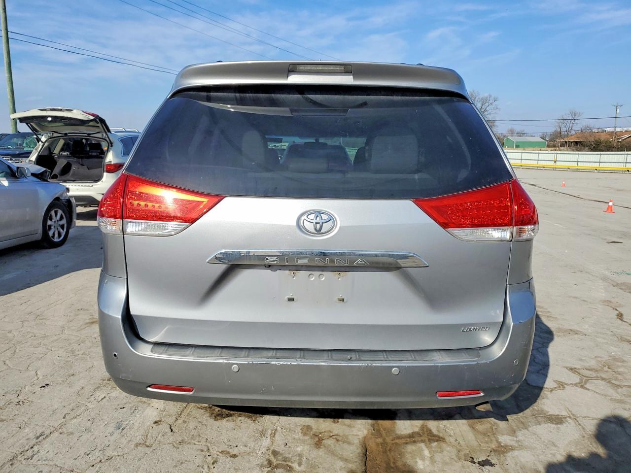 2012 Toyota Sienna xle