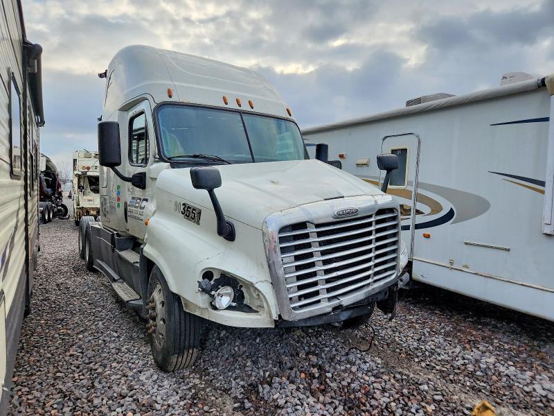 2016 Freigliner 2016 Freightliner Cascadia 125 Semi Truck