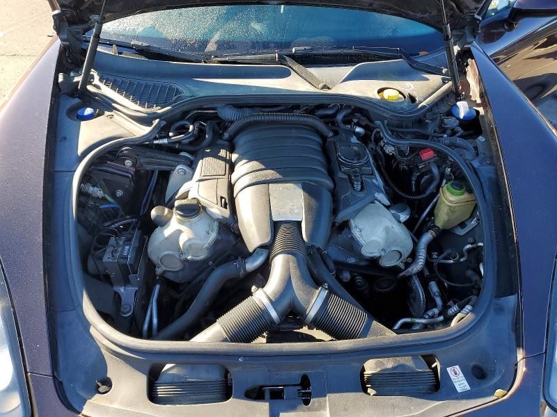 2015 Porsche Panamera 2