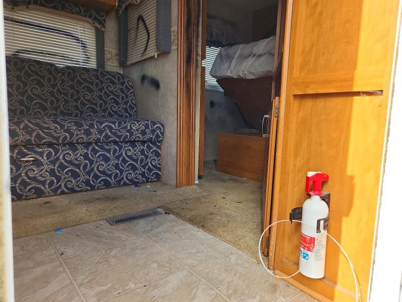 2006 Fleetwood Prowler Camper