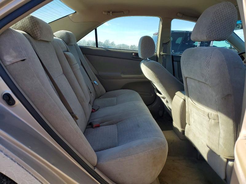 2004 Toyota Camry le