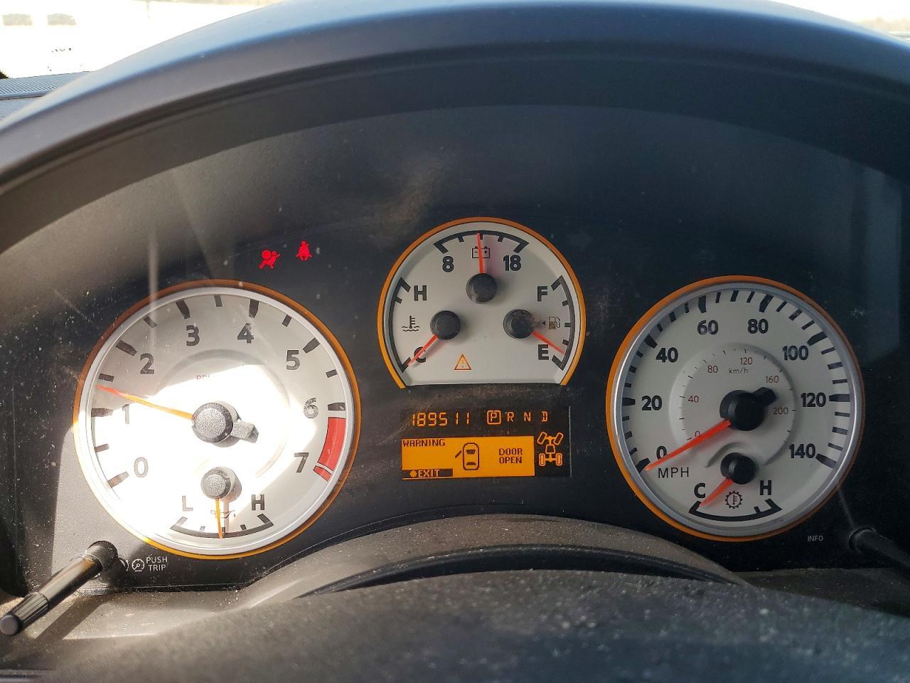 2011 Nissan Titan SV