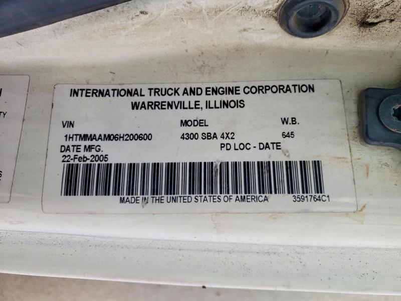 2006 International 4300 BOX Truck