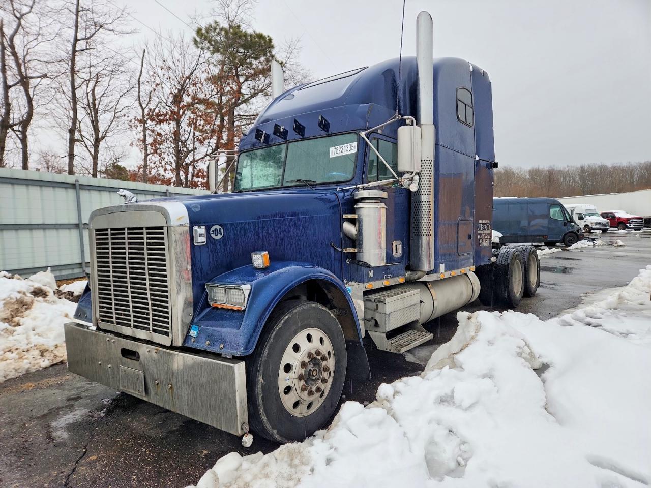 2000 Freigliner 2000 Freightliner Convention Semi Truck