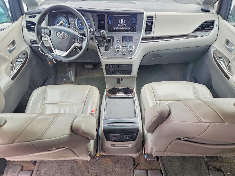 2015 Toyota Sienna xle Premium 8-passenger