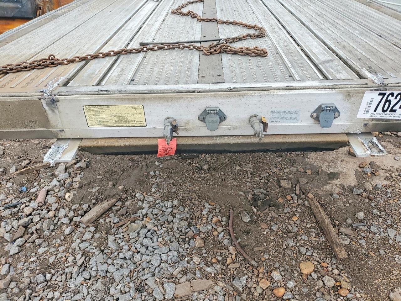 2007 Reitnouer Flatbed Trailer