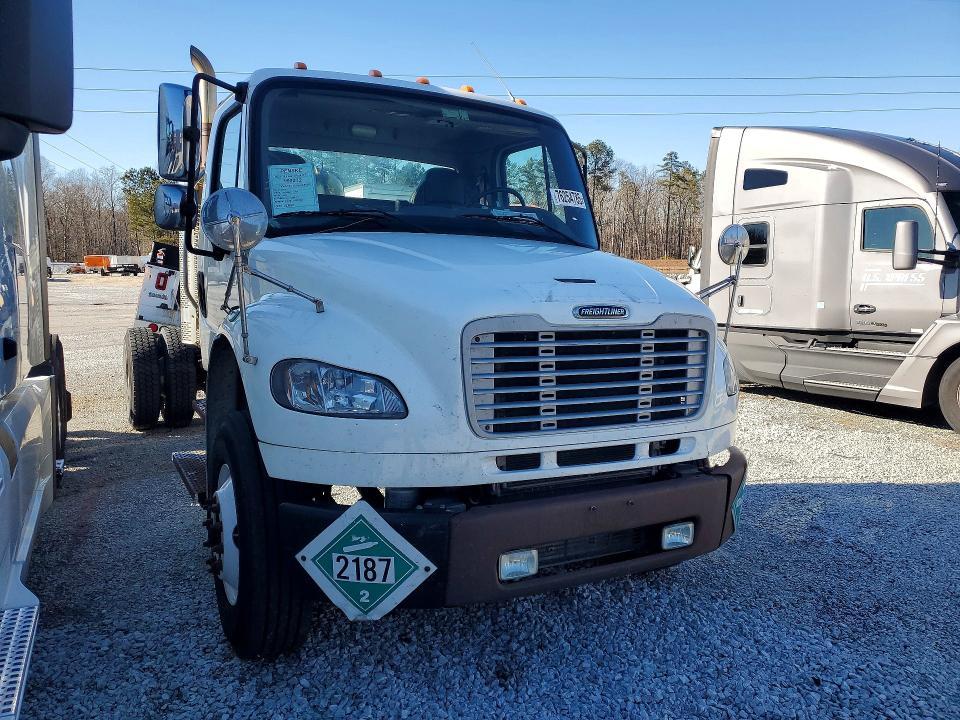 2017 Freightliner Business Class M2 Truck cab Andchassis