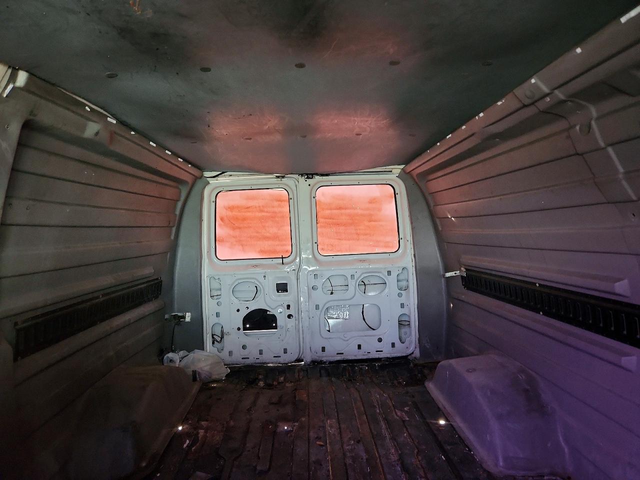 2001 Ford Econoline E150 van