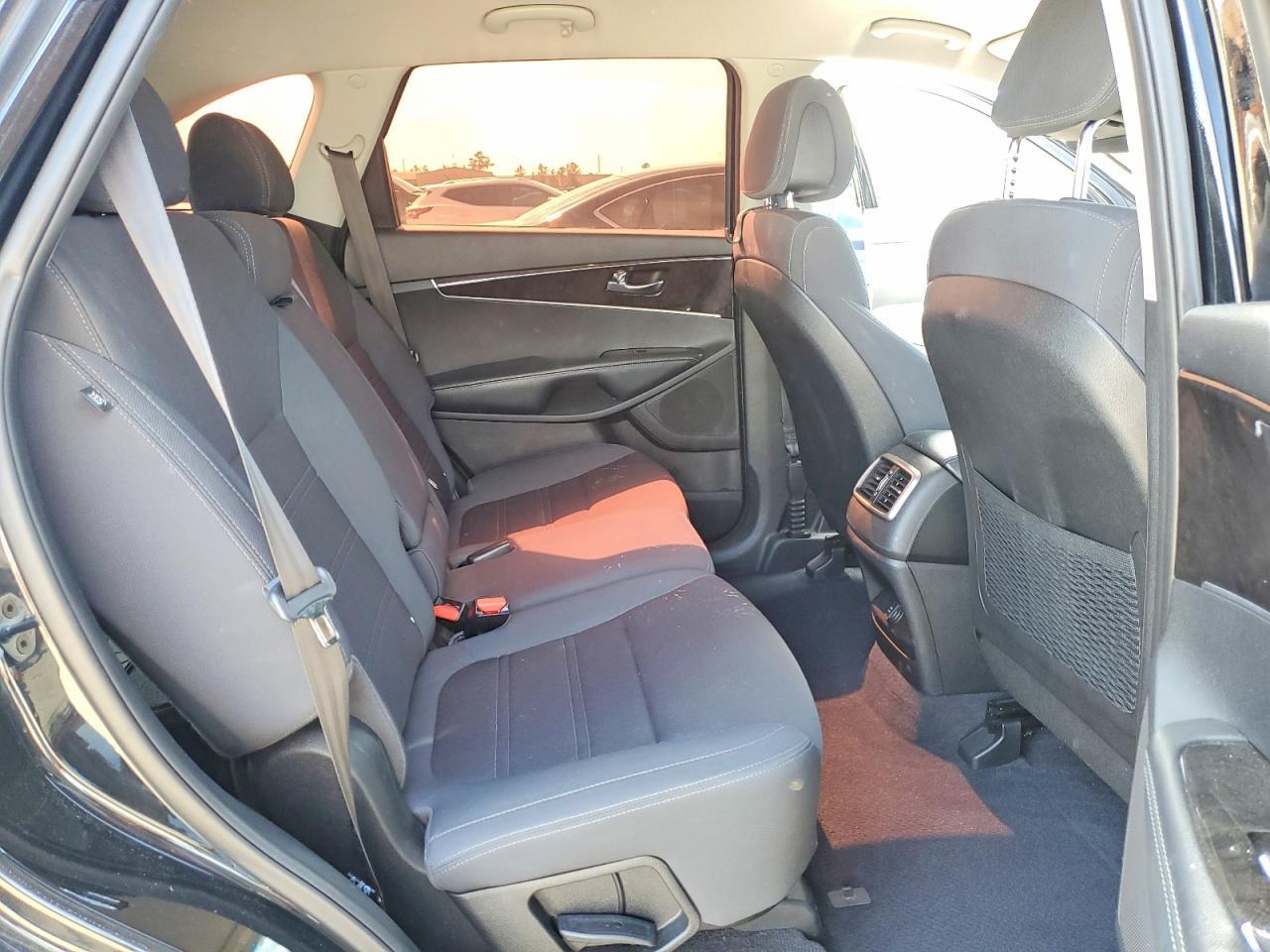 2016 KIA Sorento lx