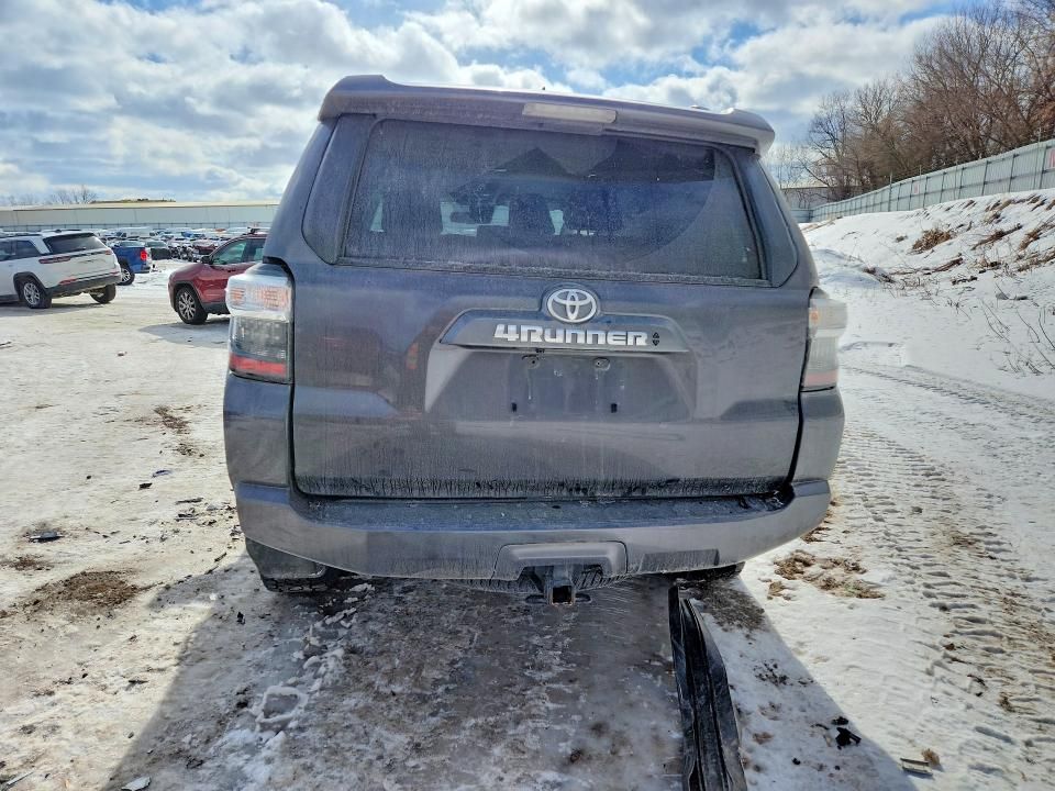 2023 Toyota 4runner se