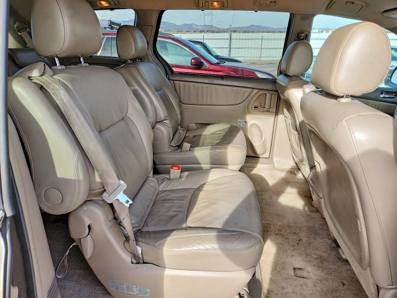 2005 Toyota Sienna xle