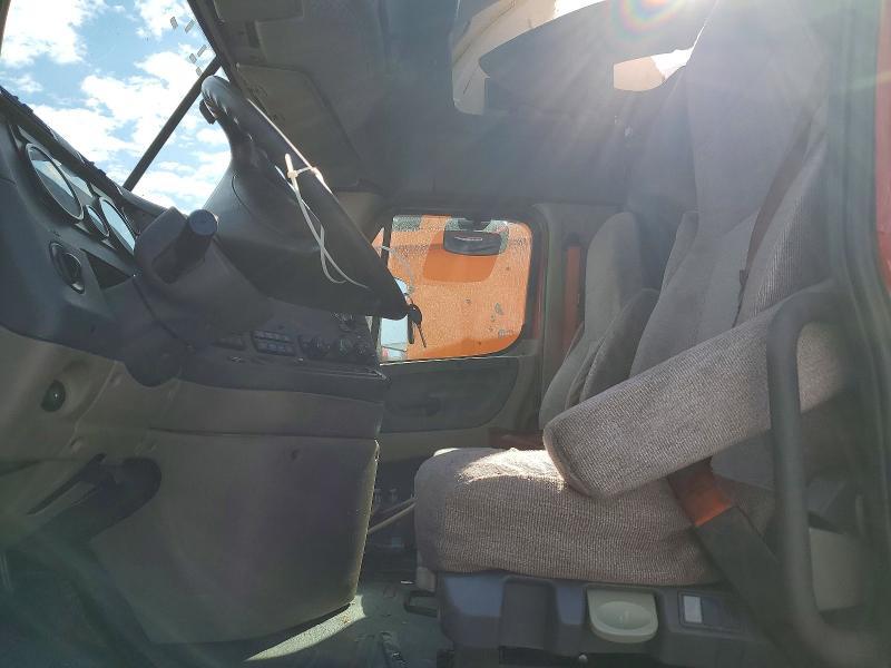 2015 Freightliner Cascadia Semi Truck