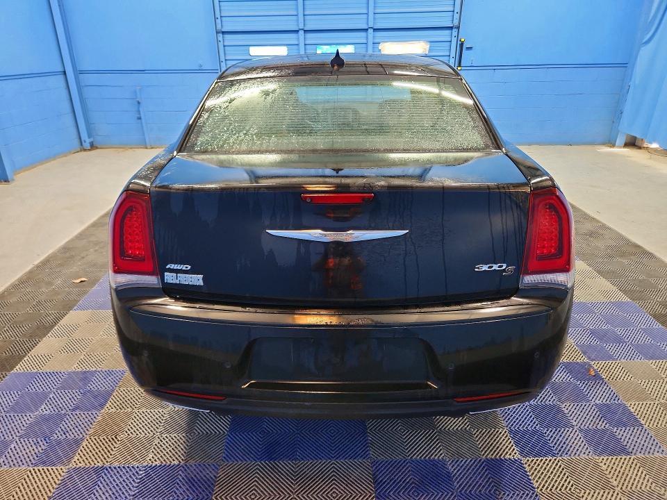 2018 Chrysler 300 s