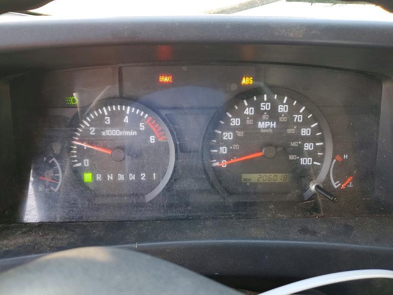 2013 Isuzu NPR Crew Cab Flatbed Truck