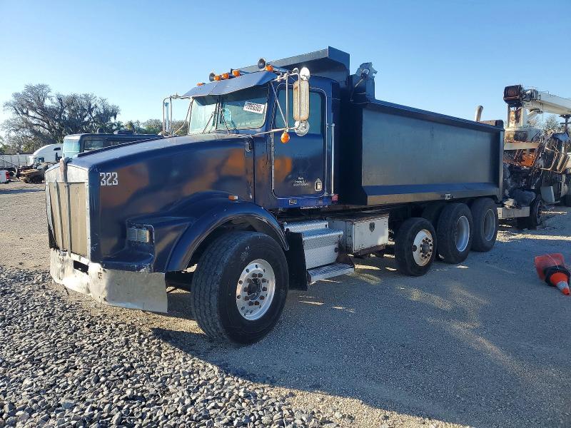 2005 Kenworth T800 Dump Truck