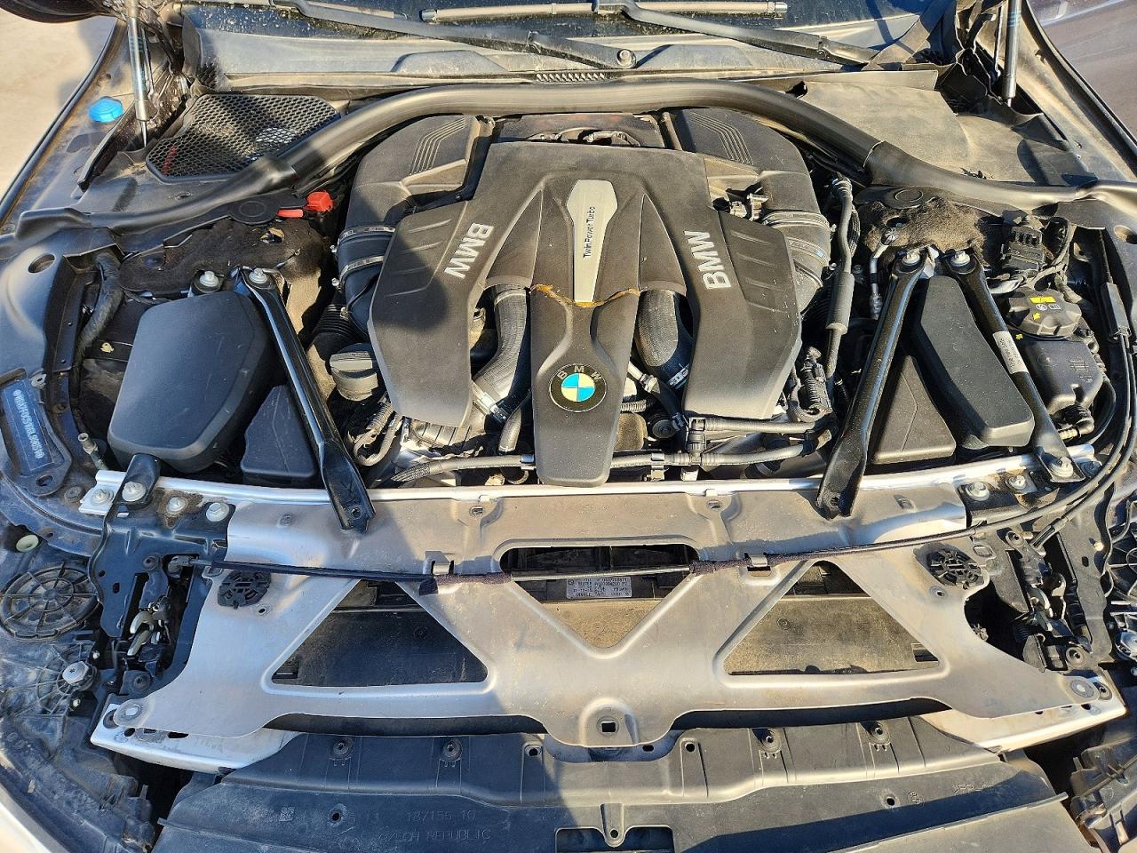 2016 BMW 750 i