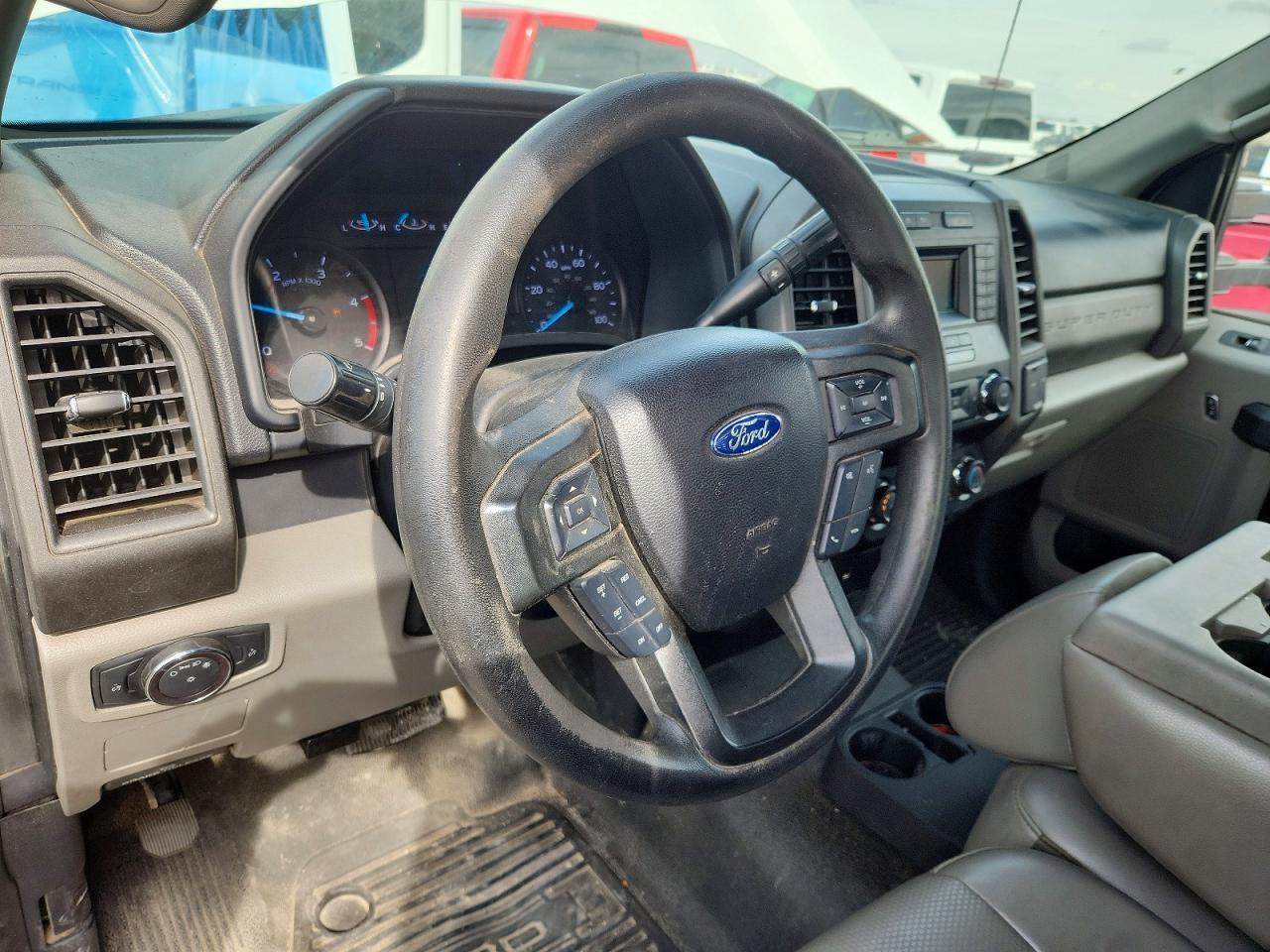 2019 Ford F550 Super Duty Flatbed Truck