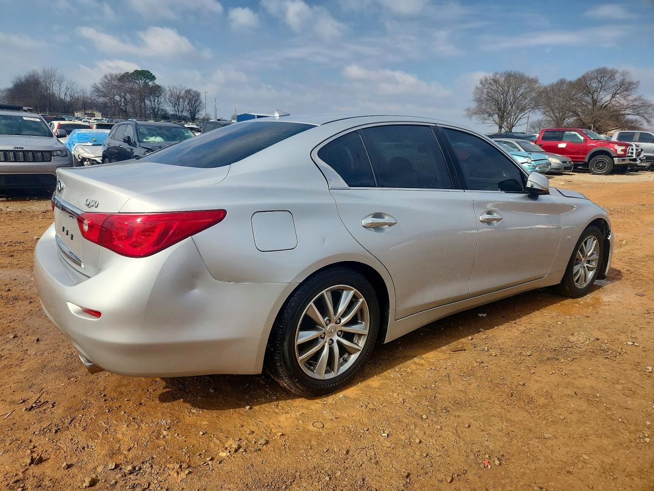 2015 Infiniti Q50 Base