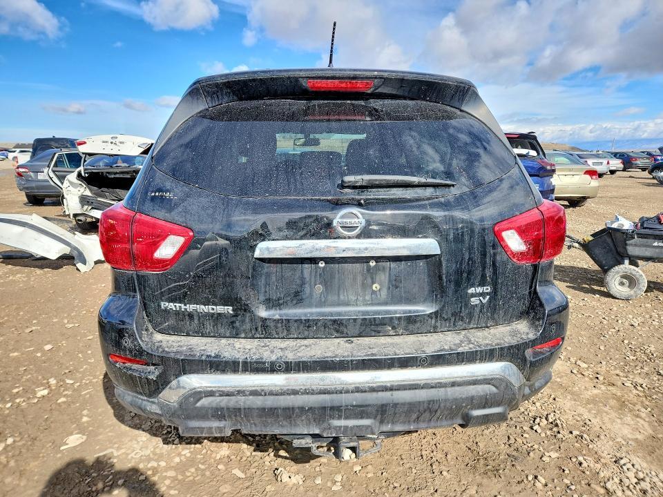 2018 Nissan Pathfinder sv