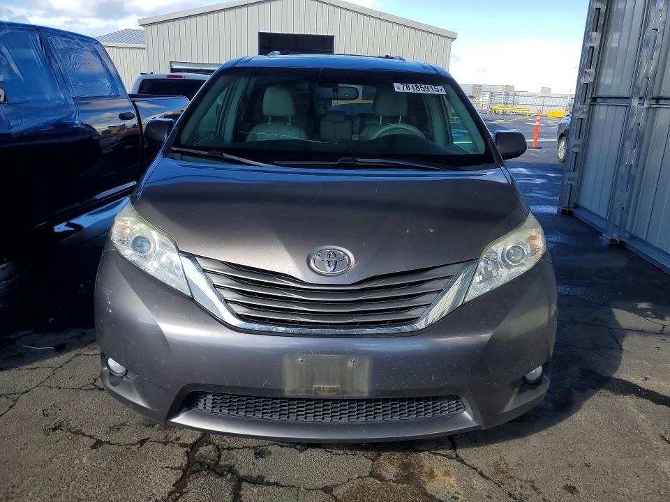 2014 Toyota Sienna xle
