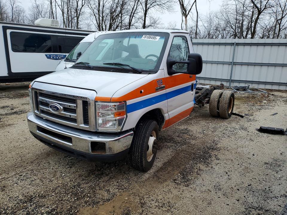 2014 Ford E350 Truck cab and Chassis