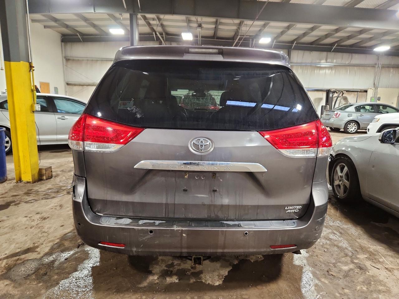 2012 Toyota Sienna