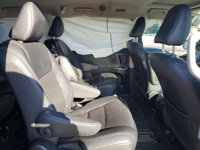 2020 Toyota Sienna se 8-passenger