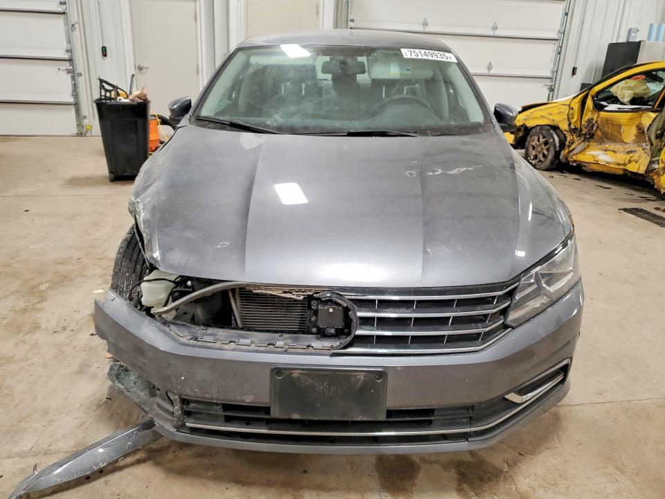 2017 Volkswagen Passat s