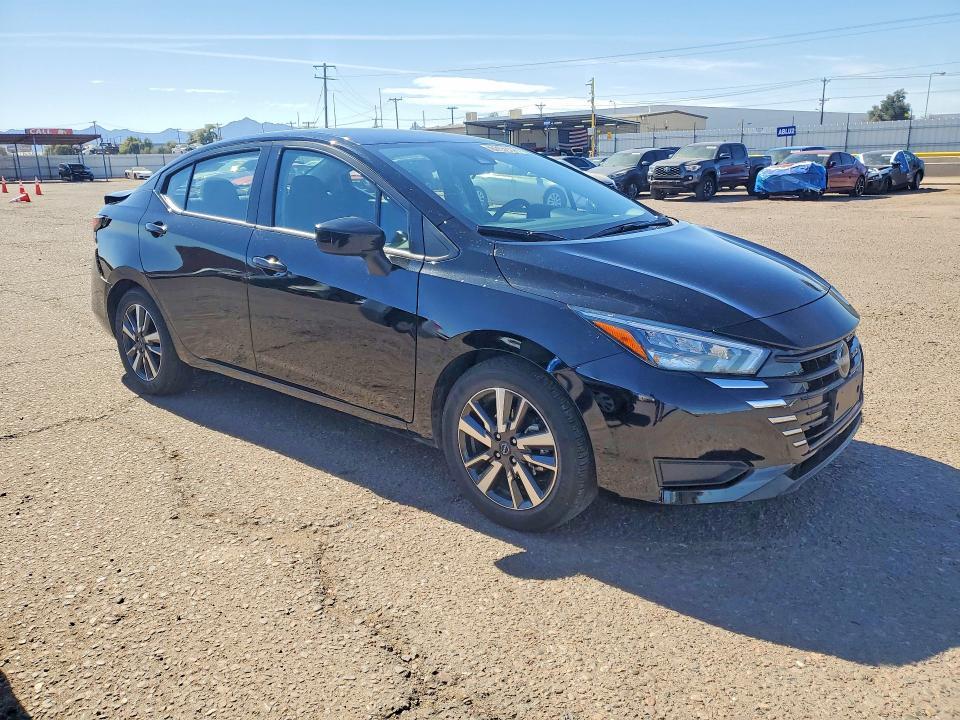 2025 Nissan Versa sv