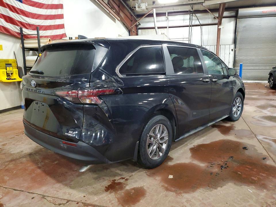 2023 Toyota Sienna xle