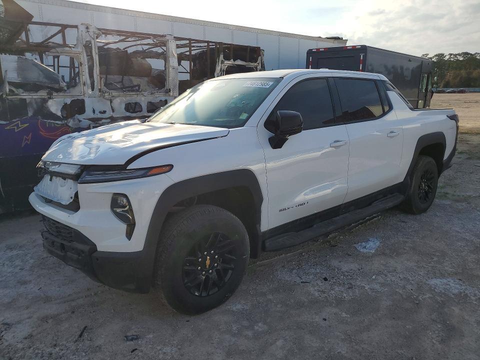 2025 Chevrolet Silverado lt