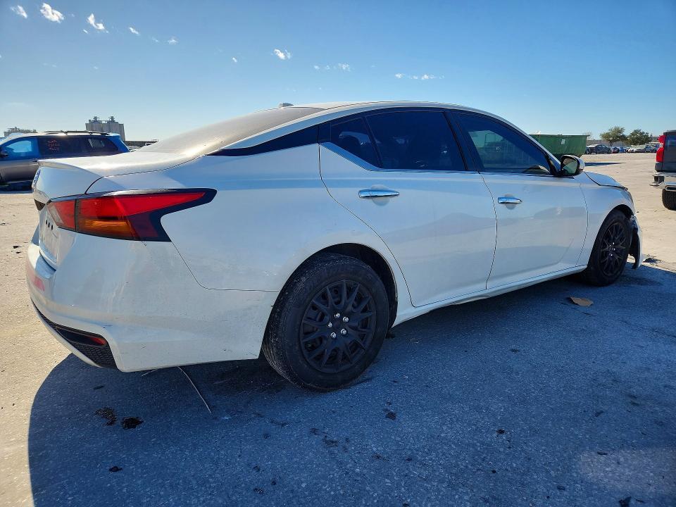 2019 Nissan Altima s