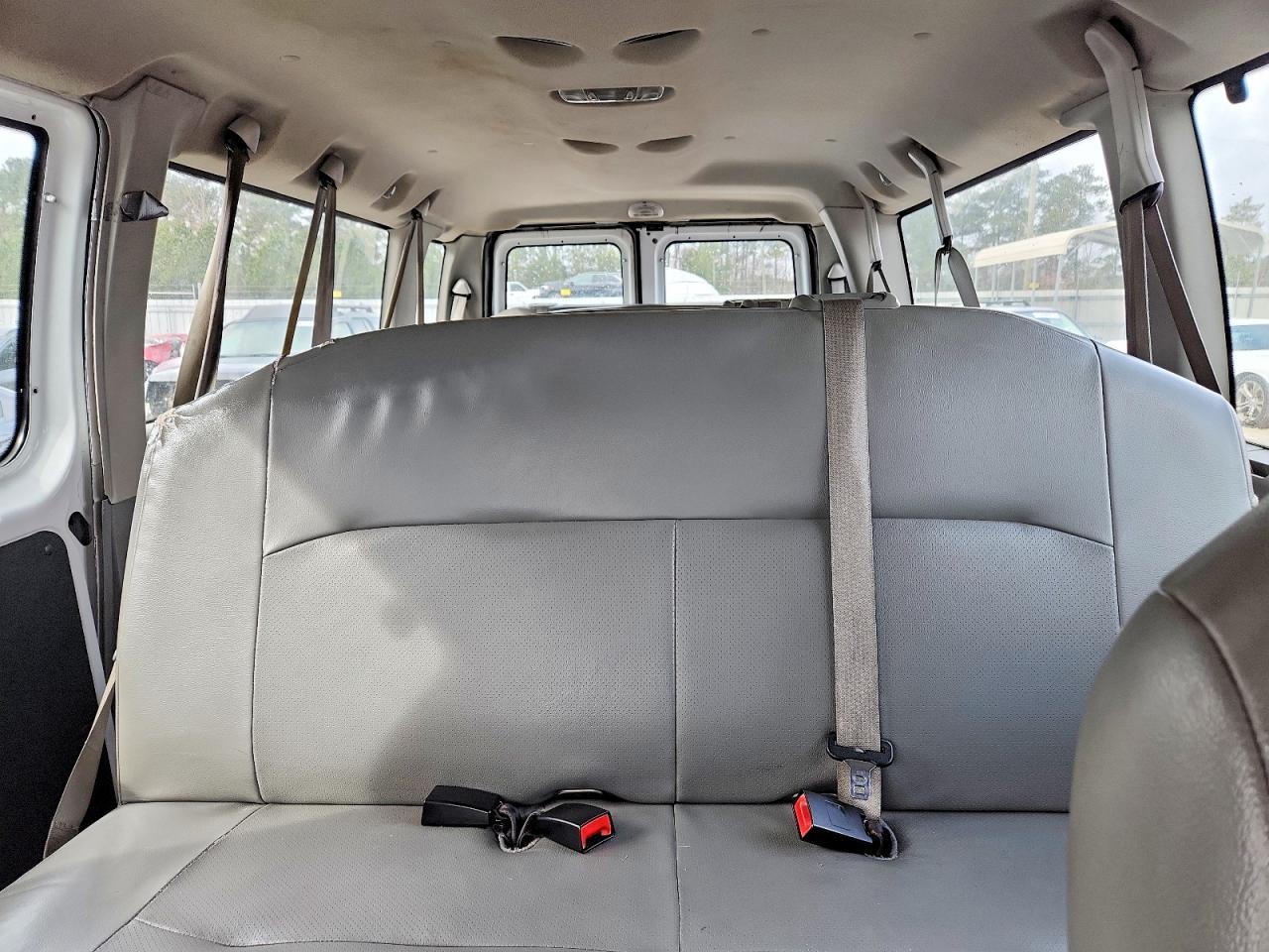 2014 Ford Econoline E350 Super Duty Wagon