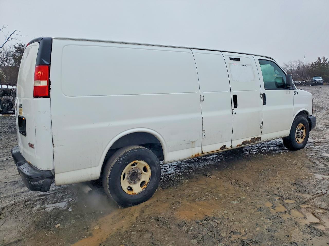 2011 GMC Savana G2500 Utility / Service Van