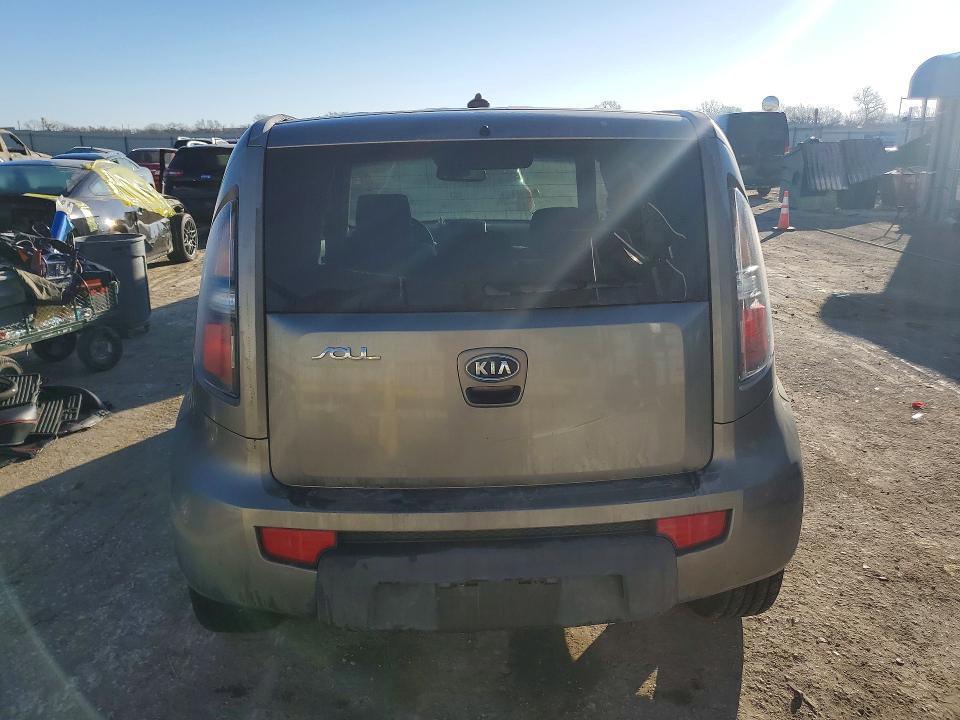 2010 KIA Soul +