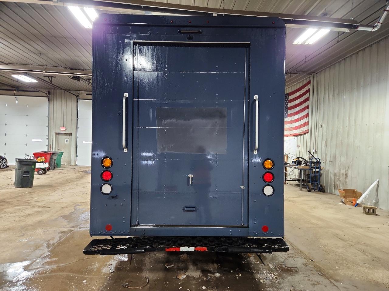 2020 Freightliner MT45G Chassis Delivery Truck